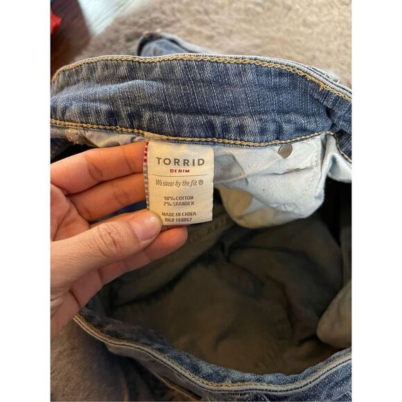 Torrid roll cuff denim shorts size 18‎ - Picture 6 of 7